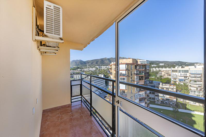 Foto 5f977b29-dd0b-4386-8ad4-923538f2ade9. Apartament amb aparcament piscina a Playamar - Benyamina Torremolinos