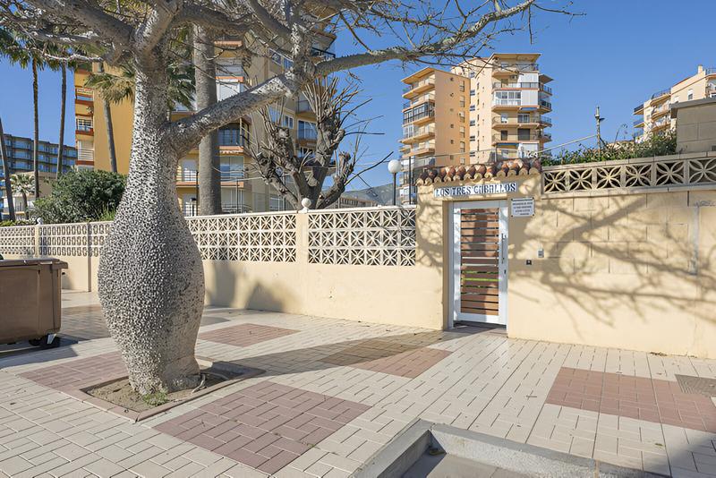 Foto 975d00fc-a894-412f-ab78-a26b2403f0ee. Apartament amb aparcament piscina a Playamar - Benyamina Torremolinos