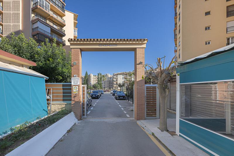 Foto 993c1e38-f606-4154-9cb8-9925a3a4fed0. Apartament amb aparcament piscina a Playamar - Benyamina Torremolinos