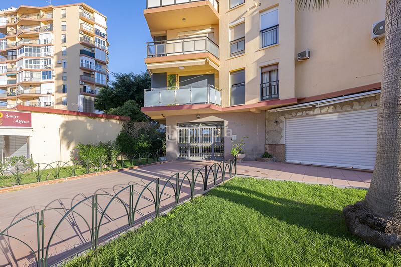 Foto a84d2363-8b15-416c-87c0-5b4d84d15619. Apartament amb aparcament piscina a Playamar - Benyamina Torremolinos