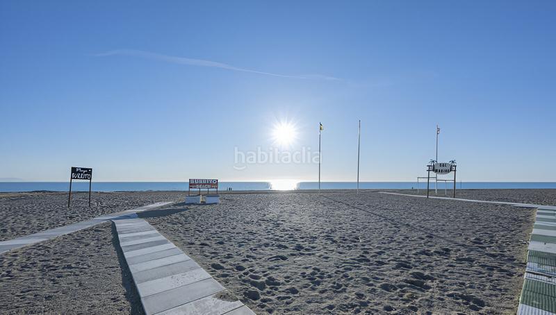 Foto d8fdf73e-eb1f-4659-9475-78b6dbe745c3. Apartament amb aparcament piscina a Playamar - Benyamina Torremolinos