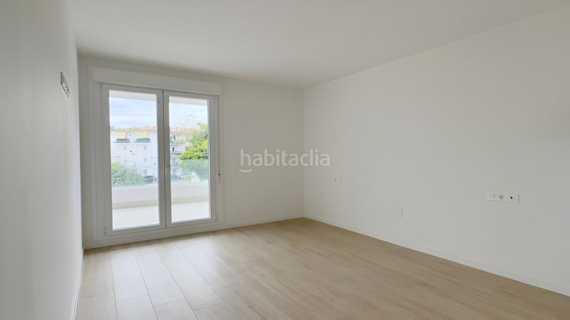 Foto 0f0853c7-9b9d-4139-81f9-b725beb360d6. Piccolo appartamento con parcheggio piscina in Nueva Andalucía centro Marbella