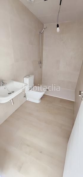 Foto 443abf50-80a1-4c72-bd87-30a761e18f4c. Piccolo appartamento con parcheggio piscina in Nueva Andalucía centro Marbella