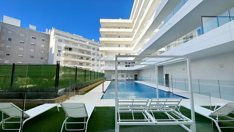 Foto d251e043-4d5f-49e3-b1cf-21d283a63af2. Piccolo appartamento con parcheggio piscina in Nueva Andalucía centro Marbella