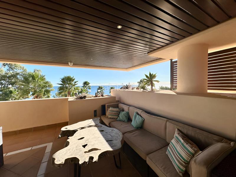 Foto 24ce480f-6e5e-435e-bc6e-7a219f72a29a. Apartamento  en planta media en venta en Estepona