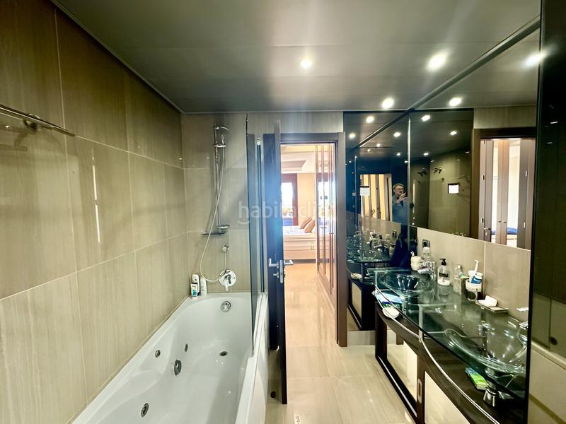 Foto 59842888-5d5e-478f-81f9-1c63c05b96f0. Apartamento  en planta media en venta en Estepona