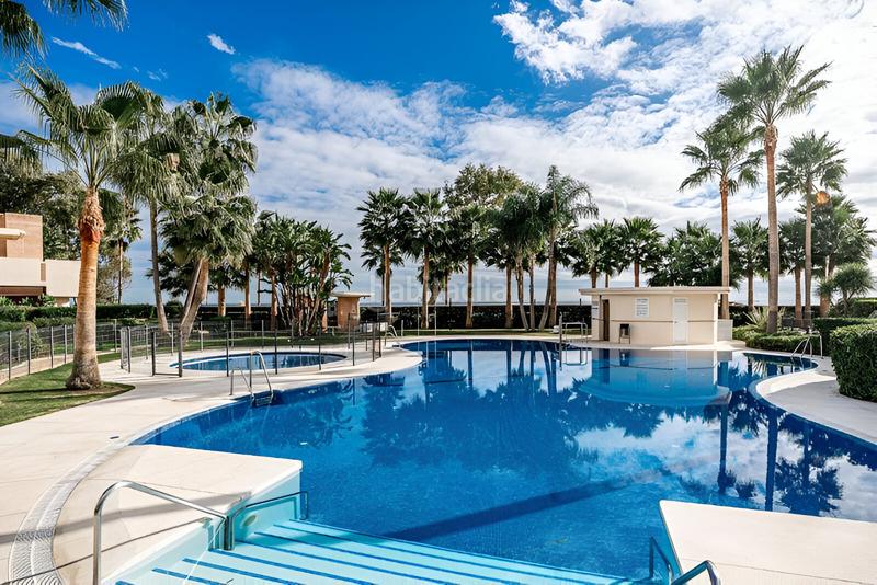 Foto 9850a382-bd25-452c-88f2-7f14a9bfe5a7. Apartamento  en planta media en venta en Estepona