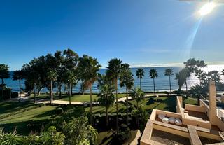 Appartement à Centro. Apartamento en planta media en venta en estepona