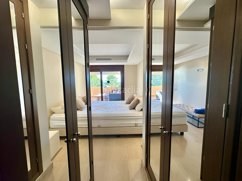 Foto cda1745a-6962-4c90-a0ba-62d5d8310ed0. Apartamento  en planta media en venta en Estepona