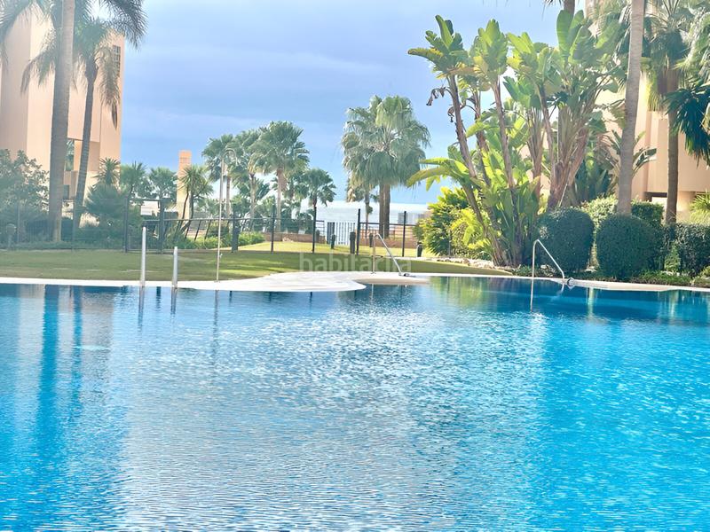 Foto ffcfde2a-fdab-48a1-8c8e-337b48352878. Apartamento  en planta media en venta en Estepona