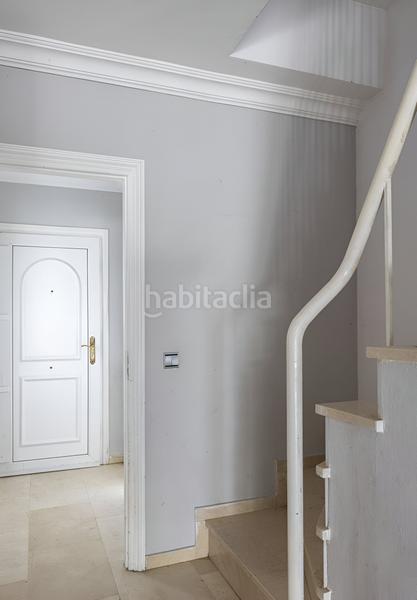Foto 3d7b22e2-1875-4526-ab82-e7bce65bdd94. Casa pareada casa adosada en venta en el paraíso en Estepona