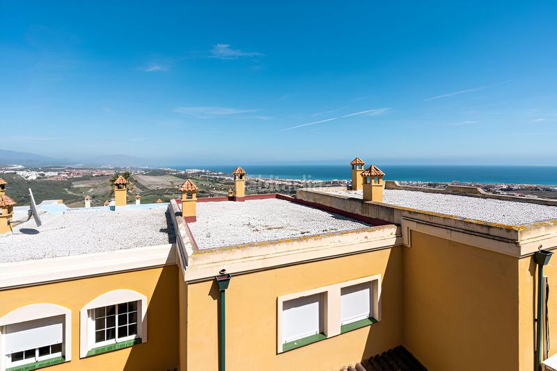 Foto aacbe830-ffbf-4749-8843-6eff1b5e7c29. Casa adosada  en venta en Manilva pueblo Manilva