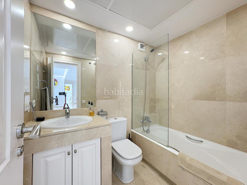 Foto a65272aa-eec4-4d3e-84f6-c626a4f65521. Ático  en venta en Manilva pueblo Manilva