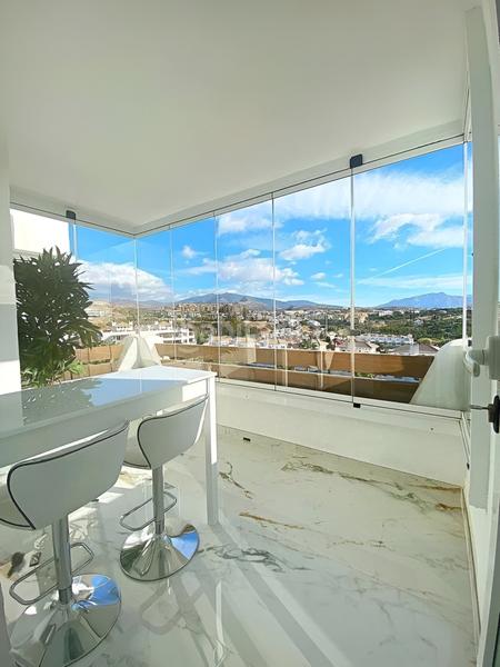 Foto fe23953f-8c6f-44b0-a4e6-b49ea795ca36. Ático  en venta en selwo en La Concha - Resina Golf Estepona