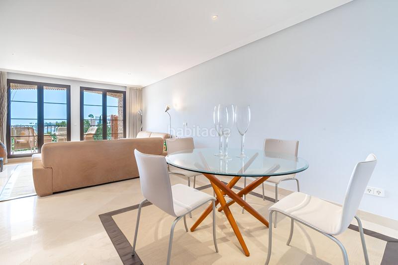 Foto aa04a5b7-f93b-4e97-b929-25b2bea58e79. Apartment with parking pool in los arqueros - puerto del almendro Benahavís