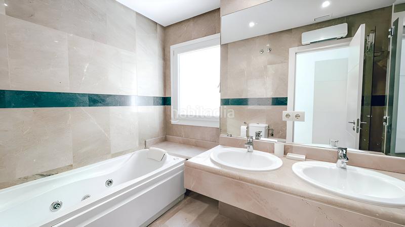 Foto 99502788-0e67-427d-8274-b442b68456b9. Apartamento  en planta media en venta en Marbella