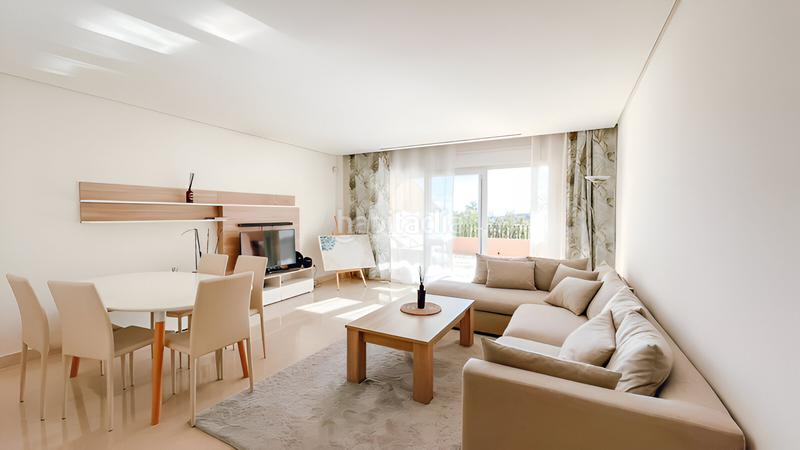 Foto 9d22fcaf-5ca2-4a18-a61f-e0647441dbc0. Apartamento  en planta media en venta en Marbella