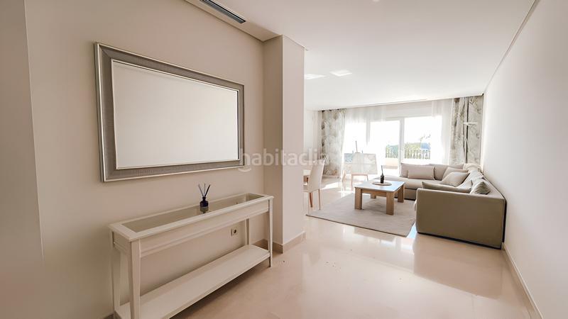 Foto d6ead76d-0d37-46fc-a6c6-eb3d0df9a8a8. Apartamento  en planta media en venta en Marbella