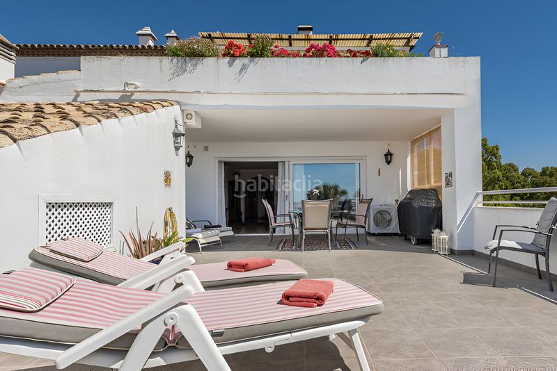 Foto aec26c1d-2a37-4d02-8115-724d197e7e78. Apartamento  en planta media en venta en atalaya en Benahavís