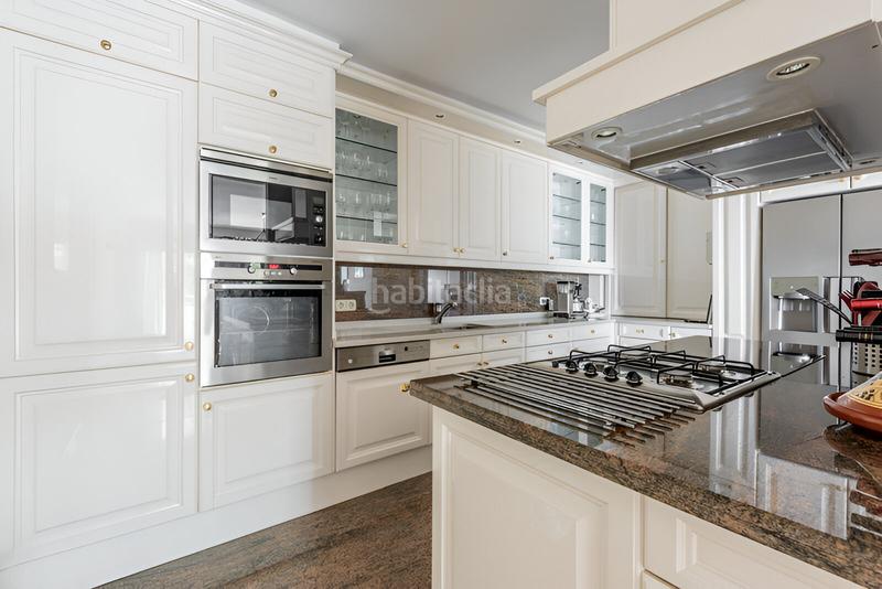 Foto bdbb0601-75d0-44ad-92ca-2cff08b770e2. Apartamento  en planta media en venta en atalaya en Benahavís