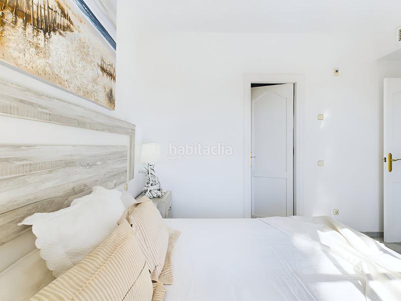 Foto 5938d47a-8b16-464b-9851-819626b5f10f. Casa adossada amb aparcament piscina a Centro Estepona