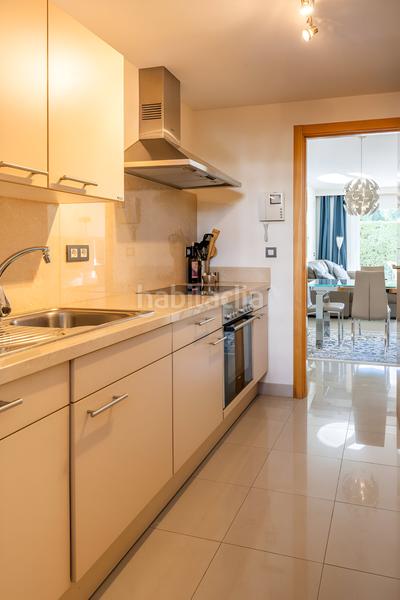 Foto 3dd5f9a7-8c75-4726-8c24-50e1a2a4d541. Planta baja apartamento en planta baja en venta en atalaya en Benahavís