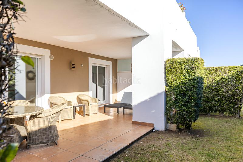 Foto e85a12ec-51bd-4c57-9900-ddf1205c4c89. Planta baja apartamento en planta baja en venta en atalaya en Benahavís