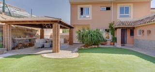 Towny house in Centro. Casa adosada en venta en estepona