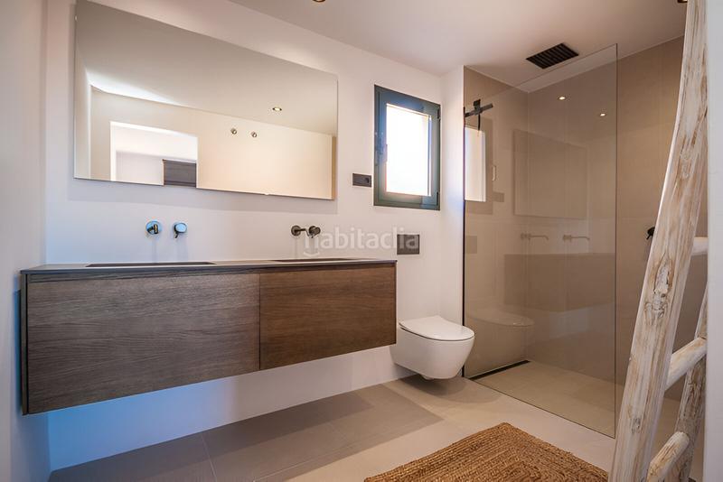 Foto 844b99dc-bad8-4779-b06b-1cb687ec240c. Àtic amb aparcament piscina a Elviria Marbella