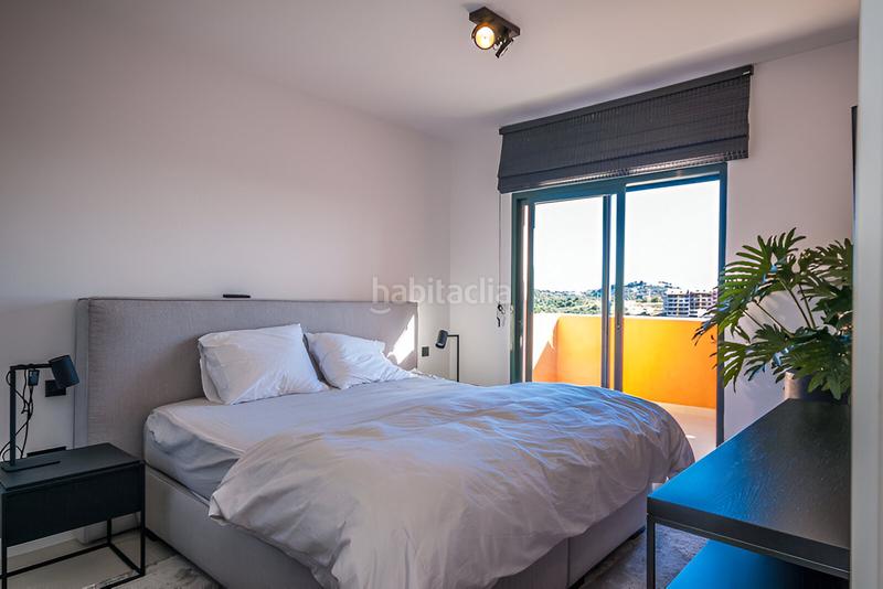 Foto c4c1a391-dc1f-41da-892d-f9df10935eef. Àtic amb aparcament piscina a Elviria Marbella