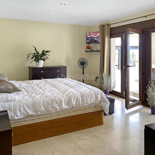 Foto febd1291-4627-4346-a054-7a458b1217de. House with heating parking pool in Manilva pueblo Manilva