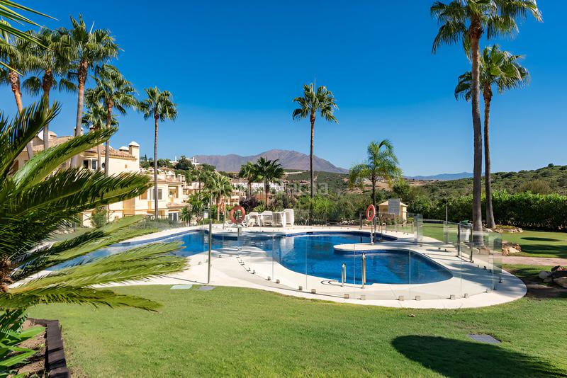 Foto 28ab6b0d-74e8-4891-b605-5a44964a5cbb. Apartamento  en planta media en venta playa en Casares