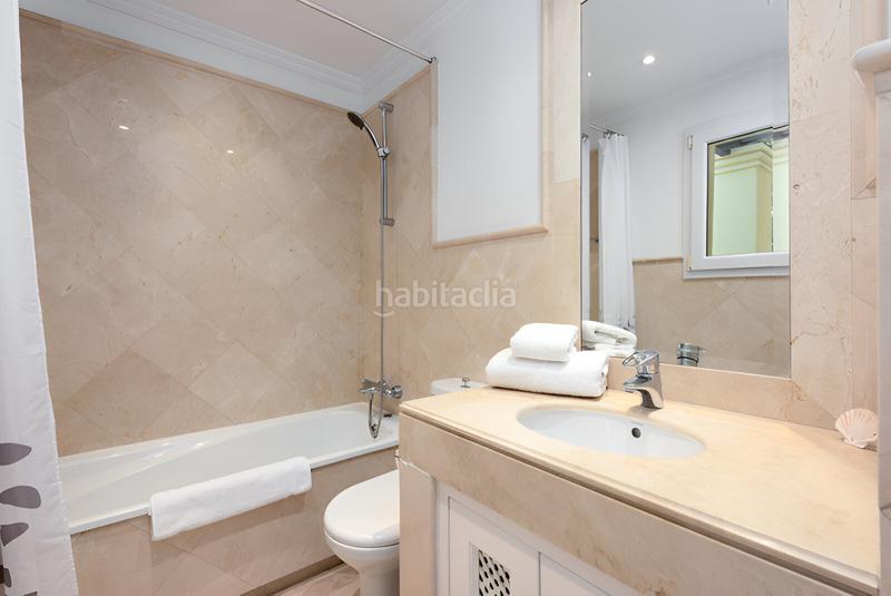 Foto d02ebaf3-862b-46d5-8f35-15a7b0b5588c. Apartamento  en planta media en venta playa en Casares