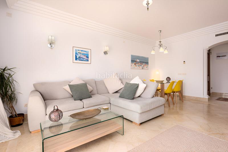 Foto f8d59bf2-9bde-4bdf-b5ed-b57dd9a5c045. Apartamento  en planta media en venta playa en Casares