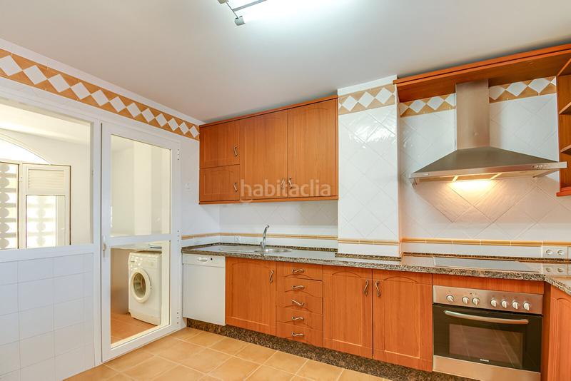 Foto 2beeac08-e43a-42b4-8bf8-71e5af6ddeed. Casa a schiera con parcheggio piscina in La Duquesa Manilva