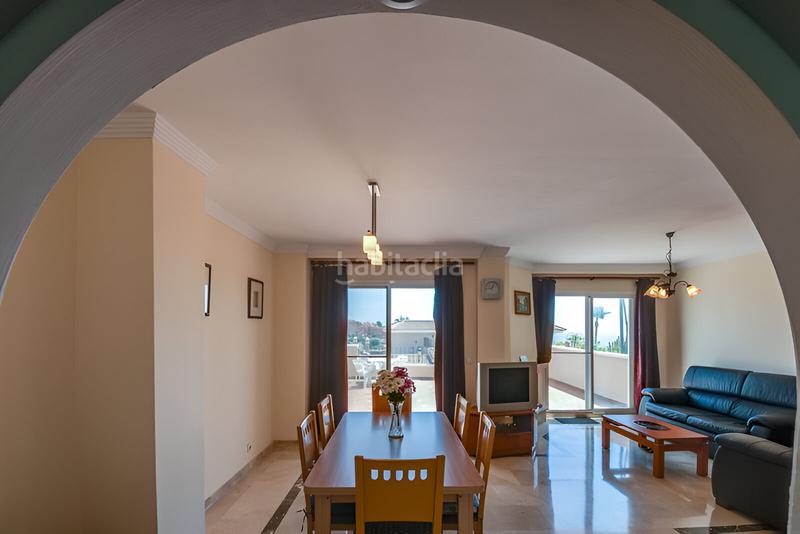 Foto 937dc076-ff17-440e-8ba9-5728ec10be18. Casa a schiera con parcheggio piscina in La Duquesa Manilva