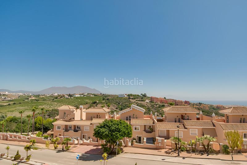 Foto d3bed525-86c5-4574-8d61-13bffd9ebba5. Casa a schiera con parcheggio piscina in La Duquesa Manilva