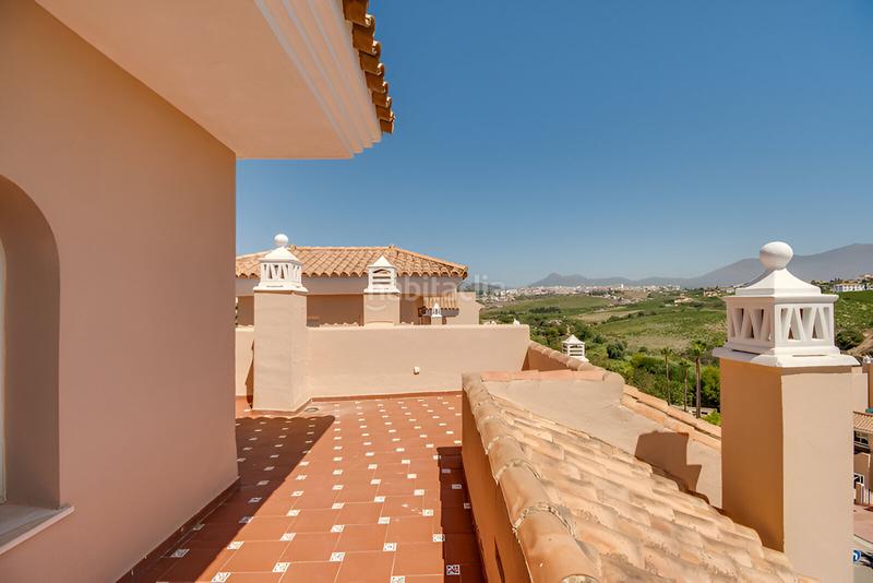 Foto db24a51a-6148-4871-829f-30f9a3c12c8e. Casa a schiera con parcheggio piscina in La Duquesa Manilva