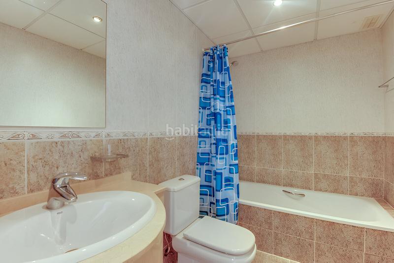 Foto f8f9aee4-a1bc-4ad1-abbc-4e04f16bedb5. Casa a schiera con parcheggio piscina in La Duquesa Manilva