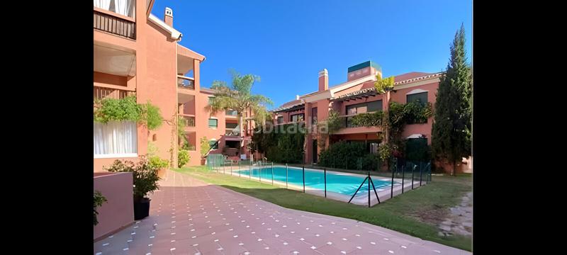 Foto 043f0e94-976c-46e8-9a1f-40508ac890fb. Piano terra con piscina in Cabopino - Artola Marbella