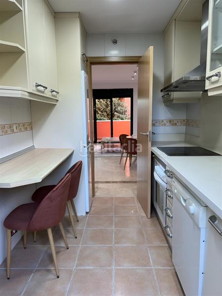 Foto 8cf74e6a-df06-42fd-ac1d-6ee2ec551fe6. Piano terra con piscina in Cabopino - Artola Marbella