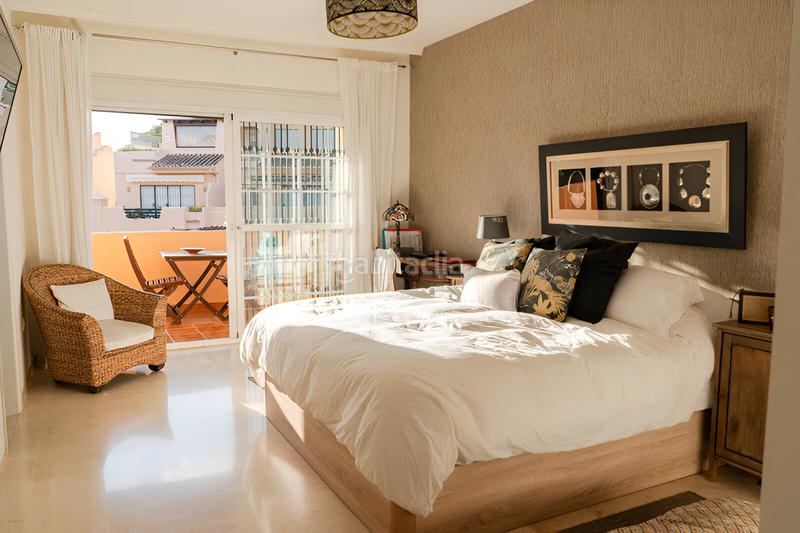 Foto 5f19c3c4-99b8-4dd0-9edb-1f104a157472. Reihenhaus mit parking pool in Puente Romano Marbella