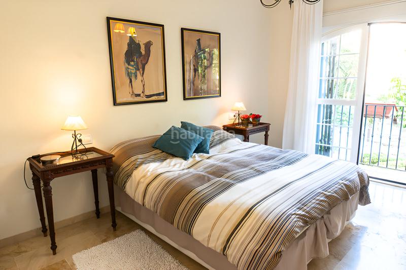 Foto 6b6a04b9-2c66-4525-b316-ccae3fcf48e5. Reihenhaus mit parking pool in Puente Romano Marbella