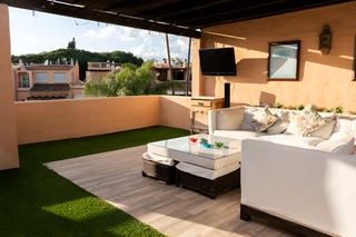 Casa adossada a Puente Romano. Adosado en venta en la milla de oro