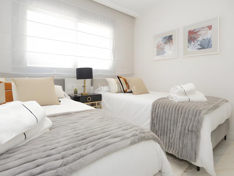 Foto 9588c6b3-b485-4a58-bede-7df49acf014b. Casa a schiera con parcheggio piscina in Nueva Andalucía centro Marbella