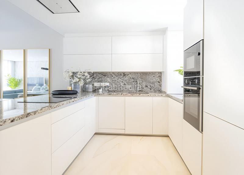 Foto b9bea5fa-b106-402e-8458-ffcaec378c50. Casa a schiera con parcheggio piscina in Nueva Andalucía centro Marbella