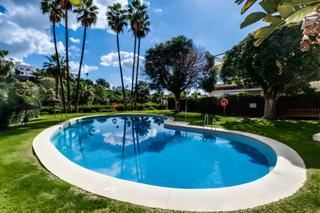 Apartament a La Quinta. Apartamento en planta media en venta en la quinta