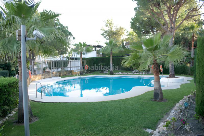 Foto fd3ad61b-4284-4dda-8c6d-b2a12cc67e4d. Planta baja apartamento en planta baja en venta en Río Real en Marbella