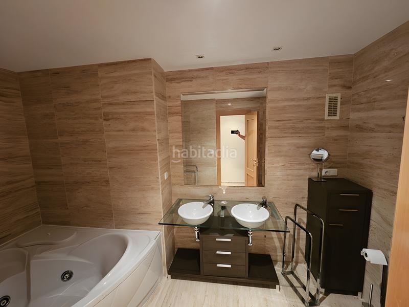 Foto 4b8cfe7c-278a-4c2d-ab44-79e0fcbec8e1. Apartamento  en planta media en venta en nueva milla de oro en Estepona