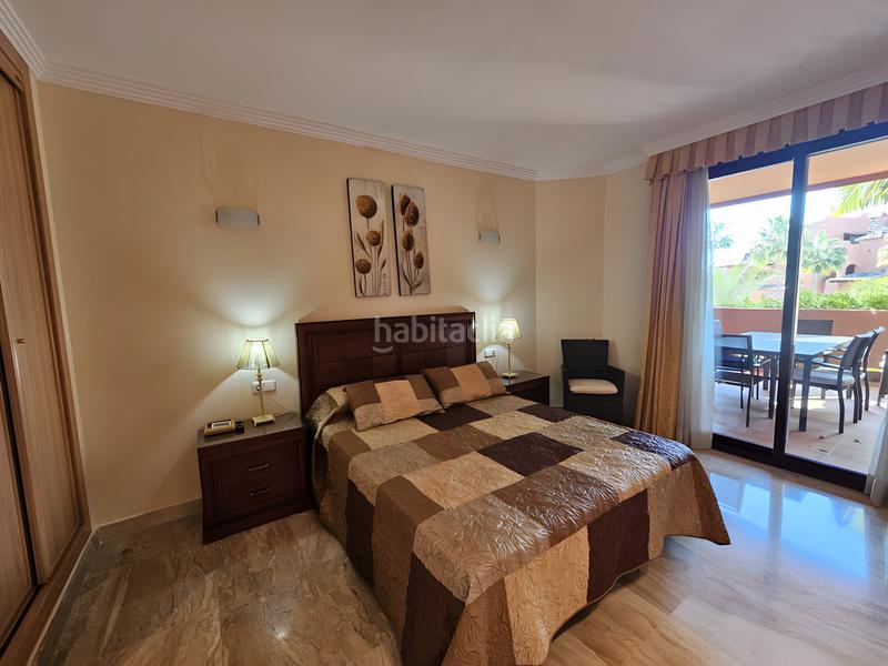 Foto d1a365c7-f58b-43d7-848a-2b49272fa656. Apartamento  en planta media en venta en nueva milla de oro en Estepona
